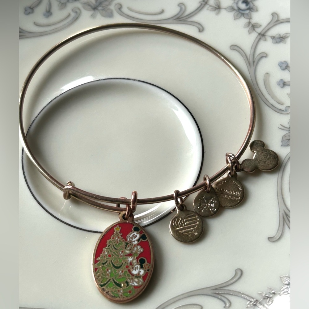 Limited Edition Alex and Ani Disney Mickey's Very Merry Christmas Party Bangle